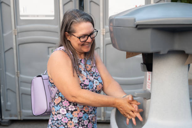 Porta potty delivery and setup in Wood Village, OR